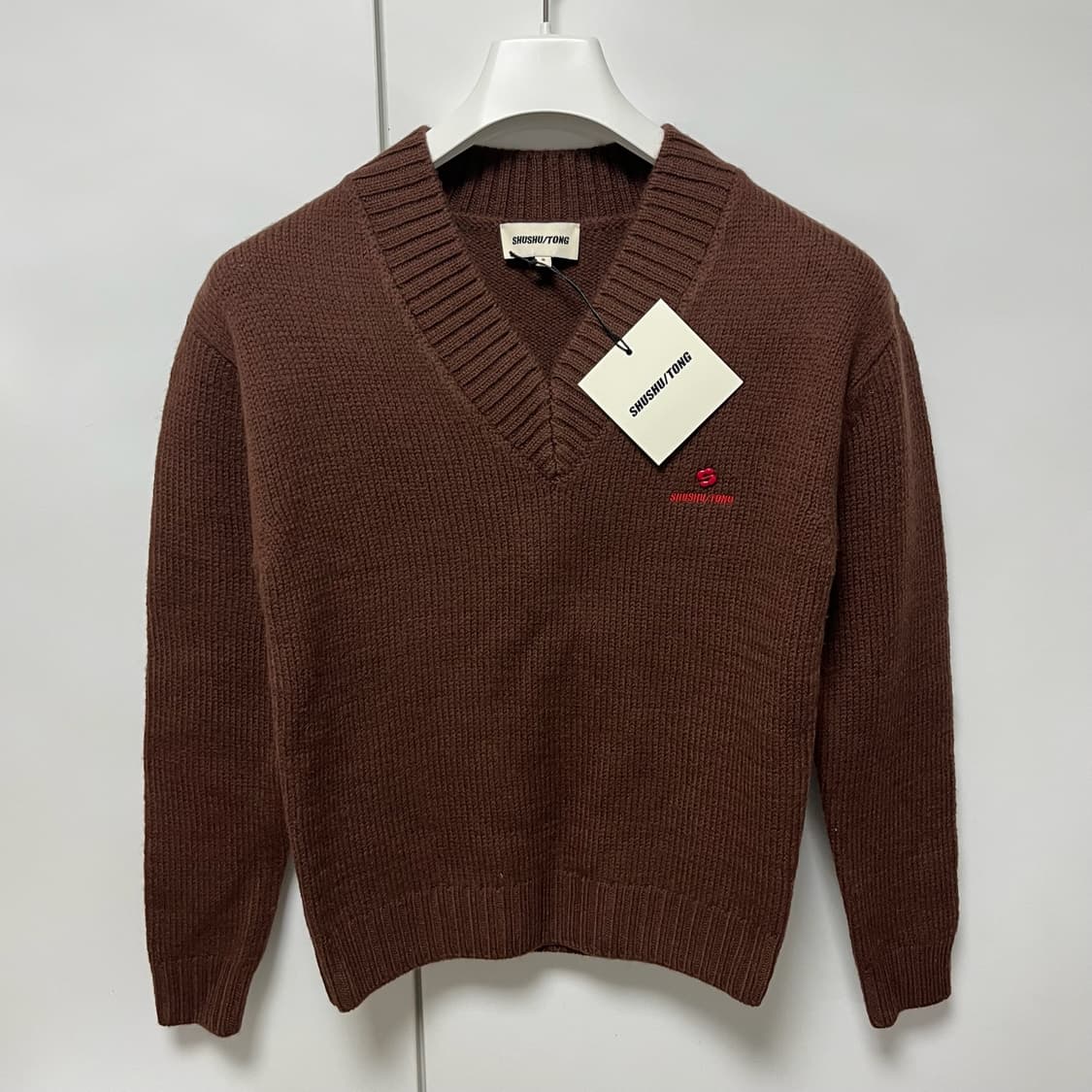 [6,8,10]슈슈통 25fw 울 브이넥 니트/브라운 상품이미지1