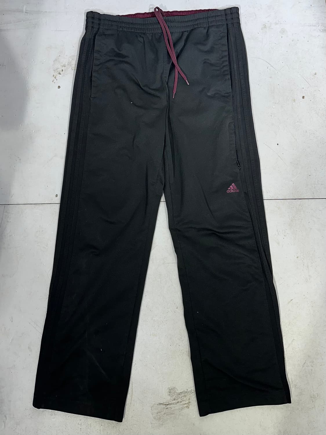 아디다스 와이드 블랙 버건디 스몰 로고 팬츠  상품이미지4