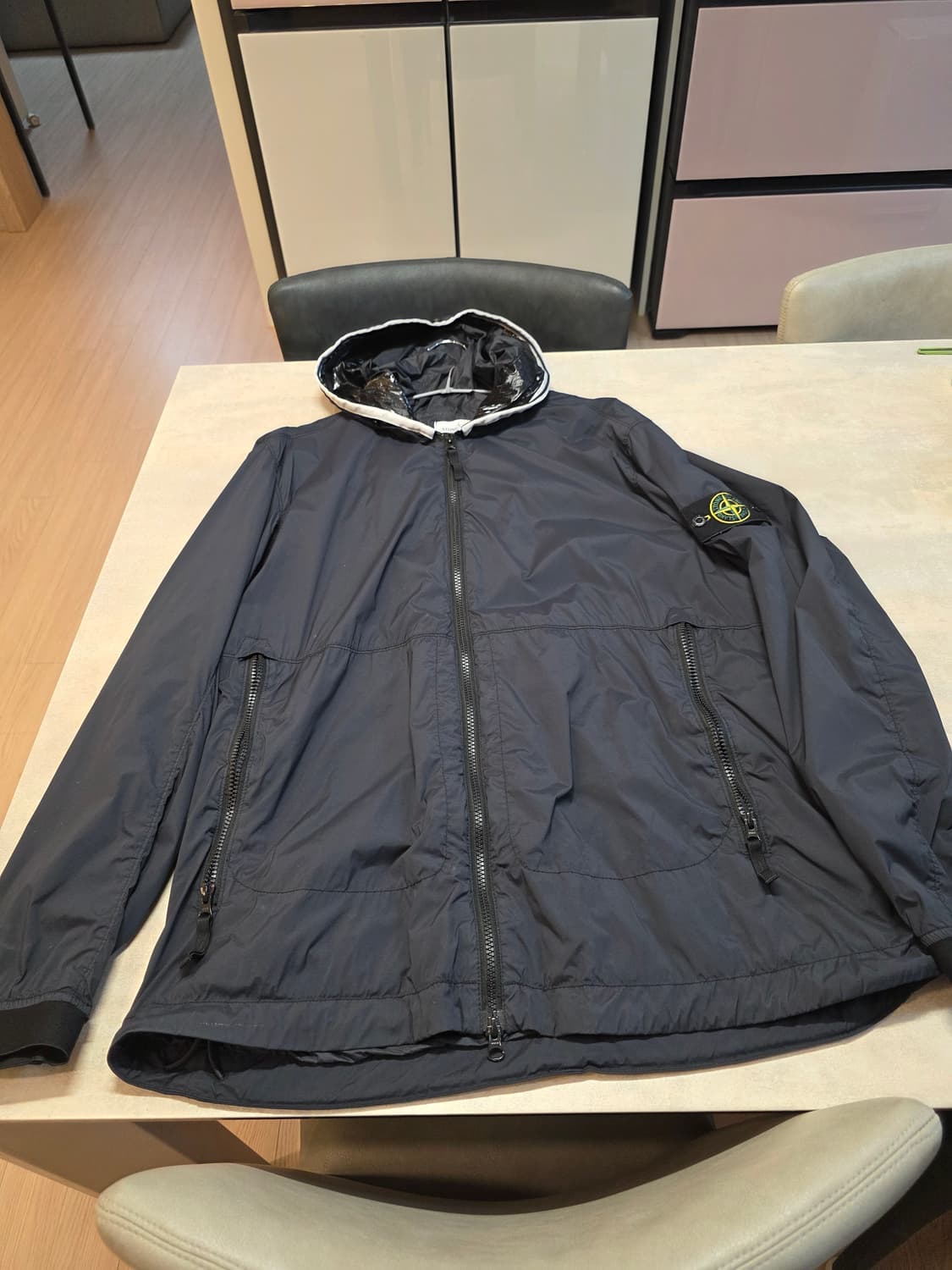 스톤아일랜드 나일론 스킨터치 바람막이 xl 상품이미지1