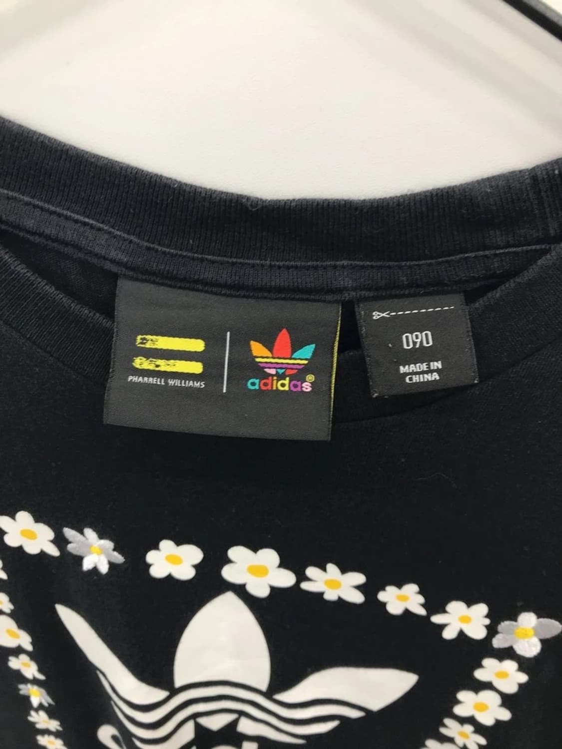 Adidas Pharrell Graphic Tee 상품이미지5