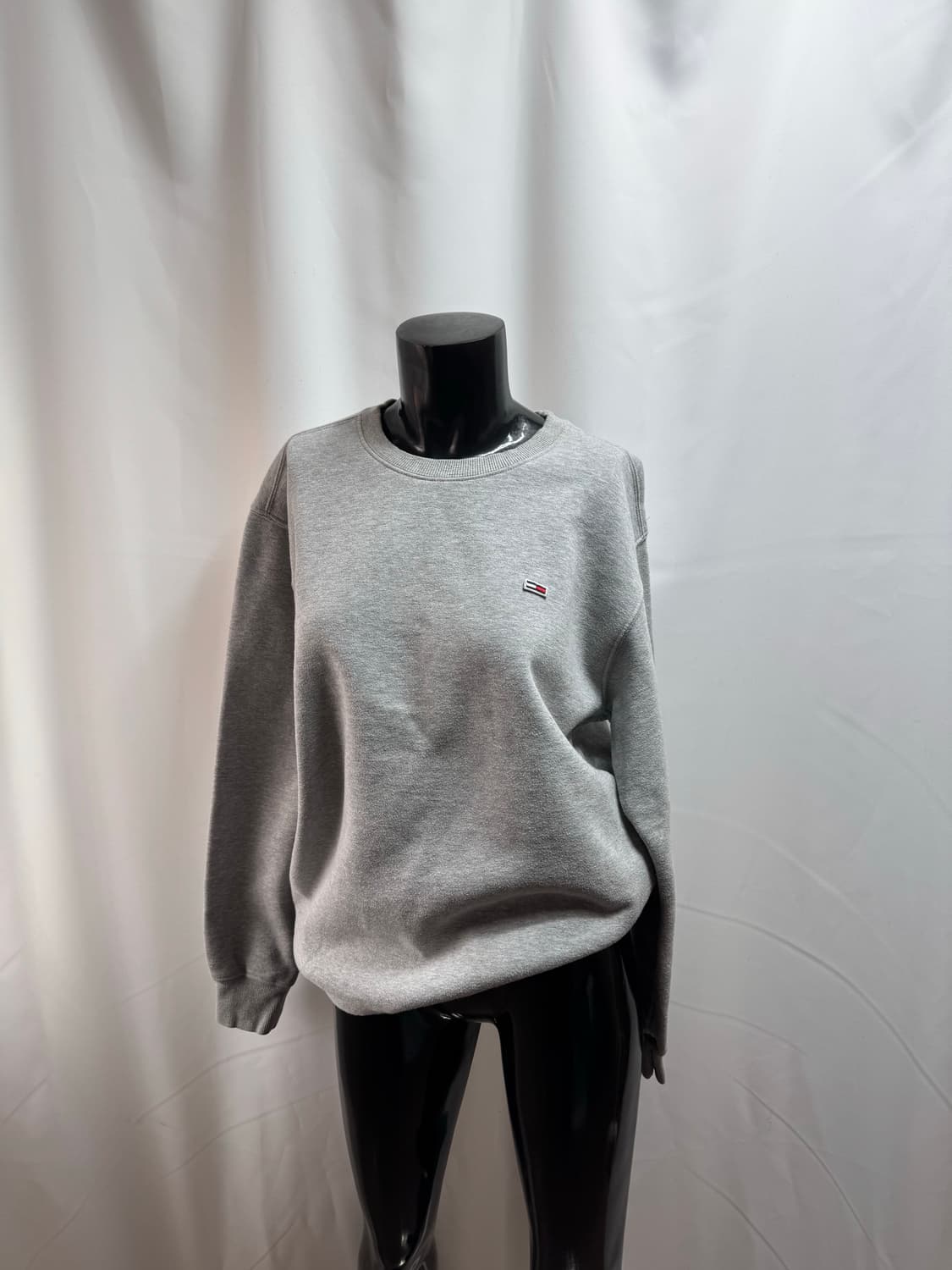 타미힐피거 라운드넥 맨투맨 상품이미지1