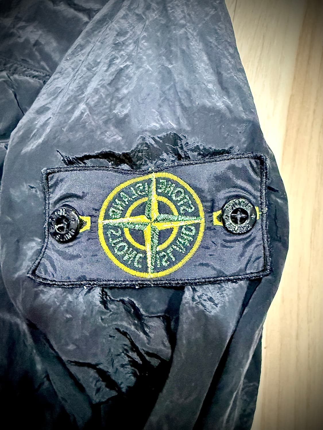 스톤아일랜드 18SS 나일론 메탈 오버셔츠 (블랙 / L) 상품이미지1