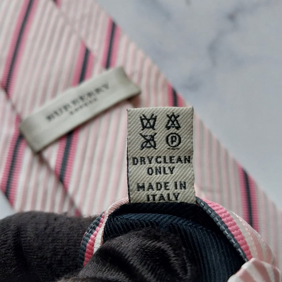 버버리 실크 핑크 스트라이프 넥타이 9.5cm A+등급 K1795
 상품이미지9