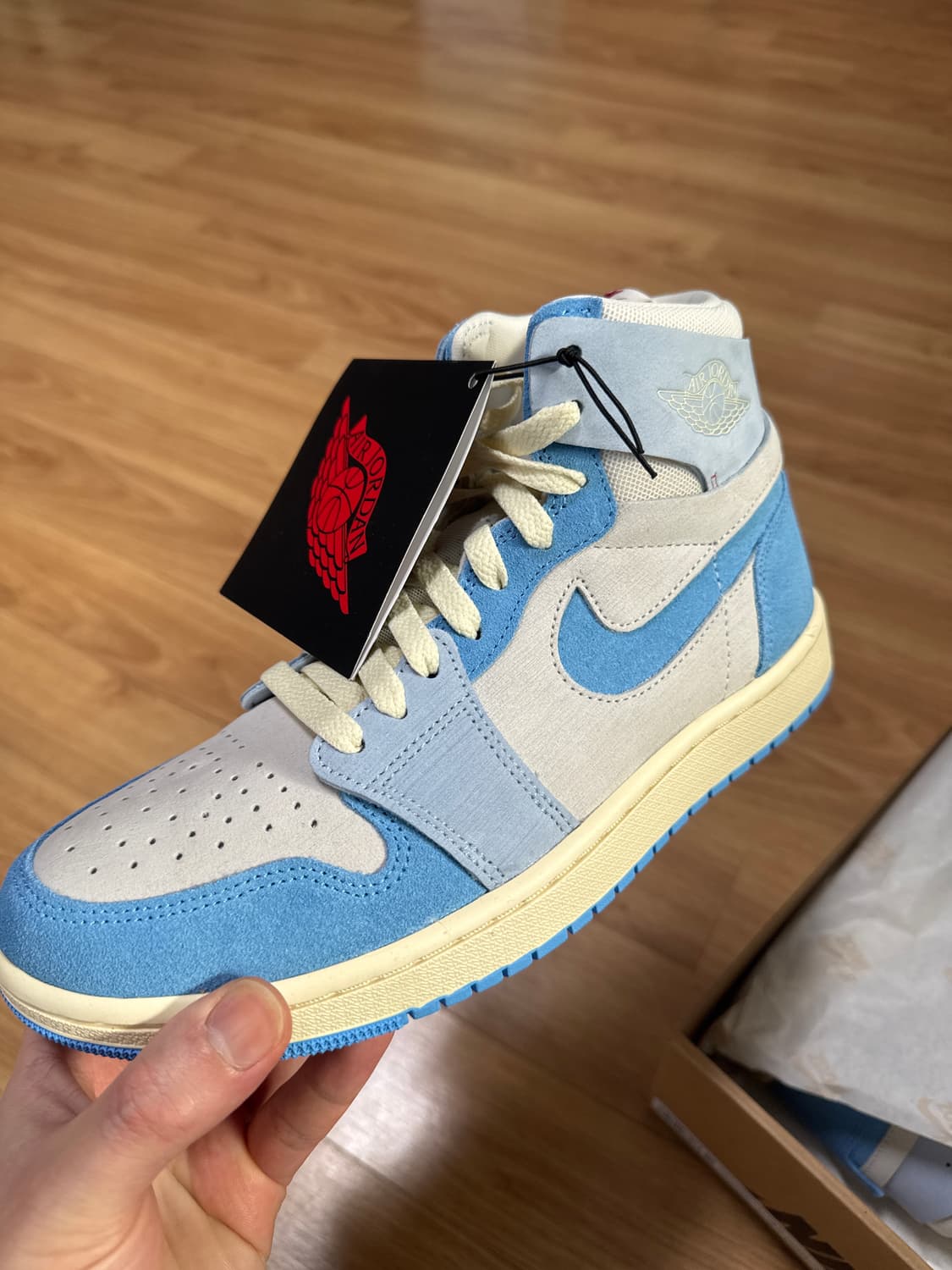 조던 1 줌 에어 컴포트 2 팬텀 유니버시티 블루 245 상품이미지2