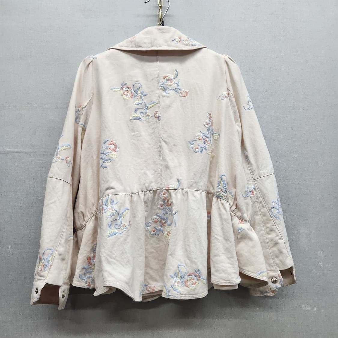 오즈세컨 플라워 자수 프릴 자켓 1(S) 상품이미지4