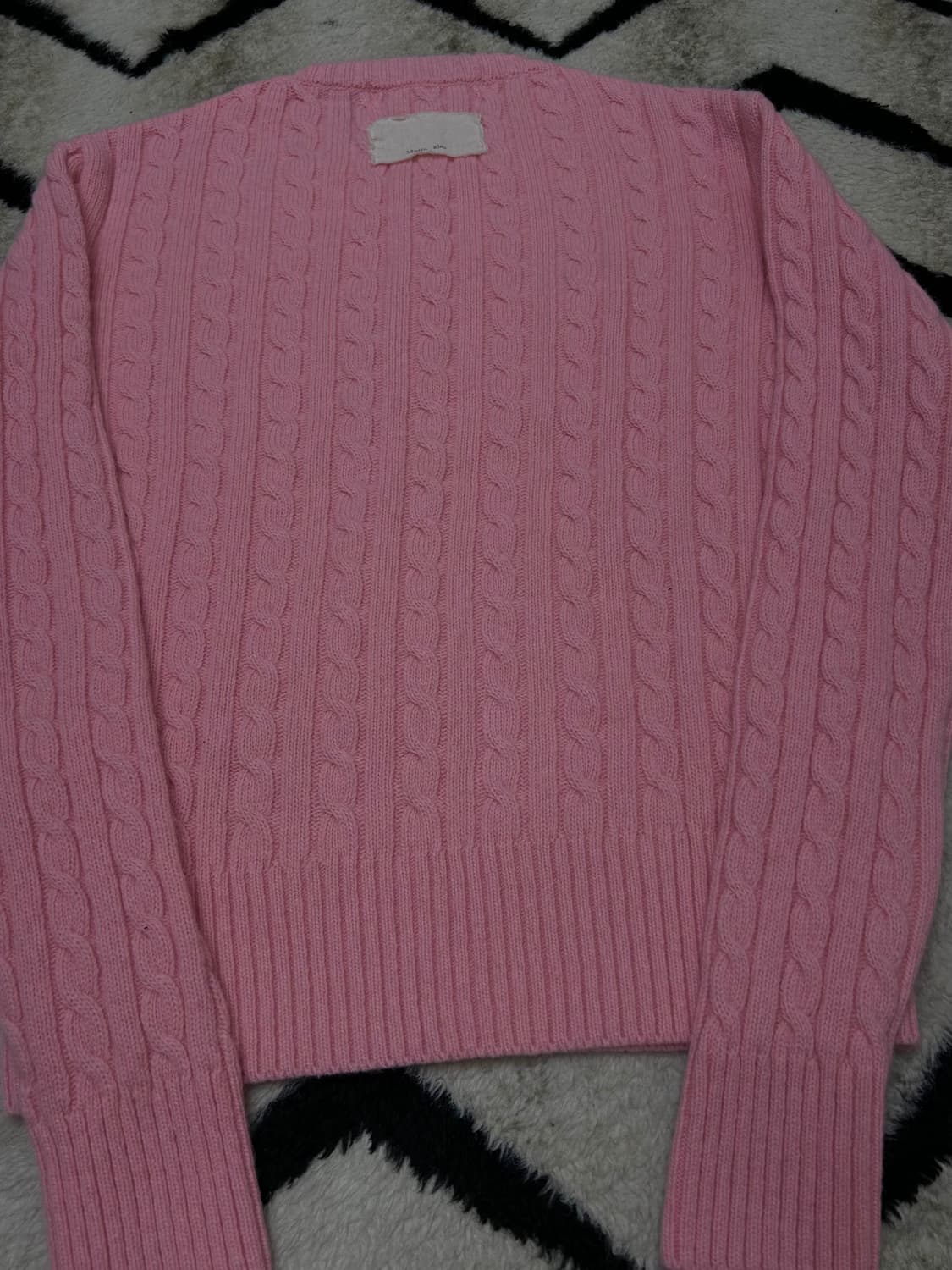 [S]마뗑킴 페인트 로고 케이블 라운드 니트/핑크 상품이미지4