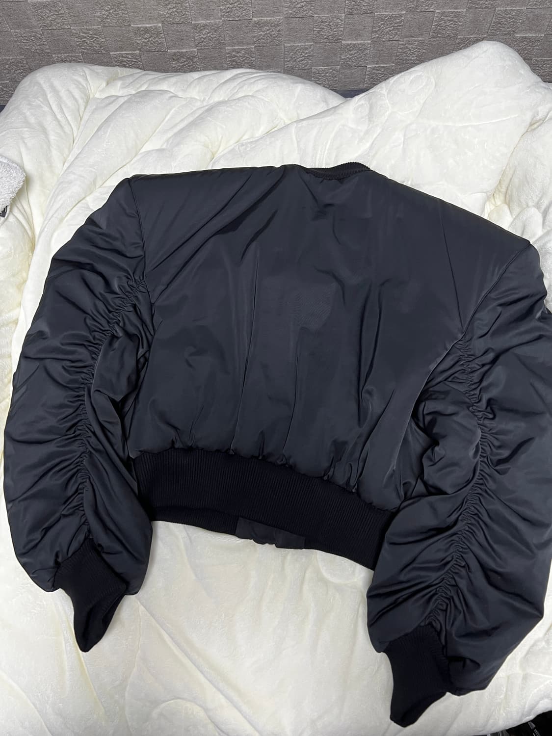 Namilia 나밀리아 파워 숄더 봄버 자켓 L사이즈 상품이미지2