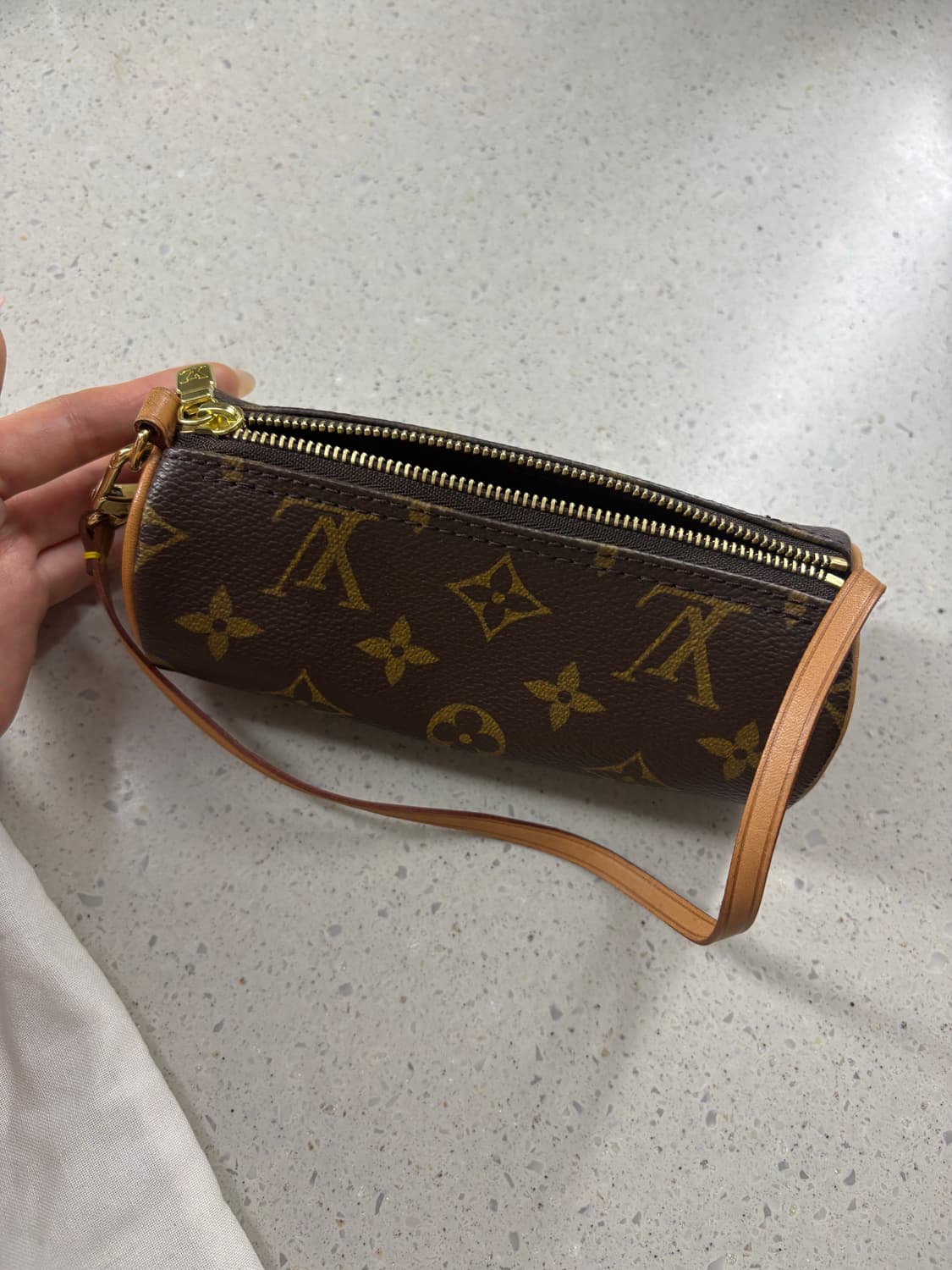 루이비통 파빌론 파우치 모노그램 캔버스 미니 상품이미지2