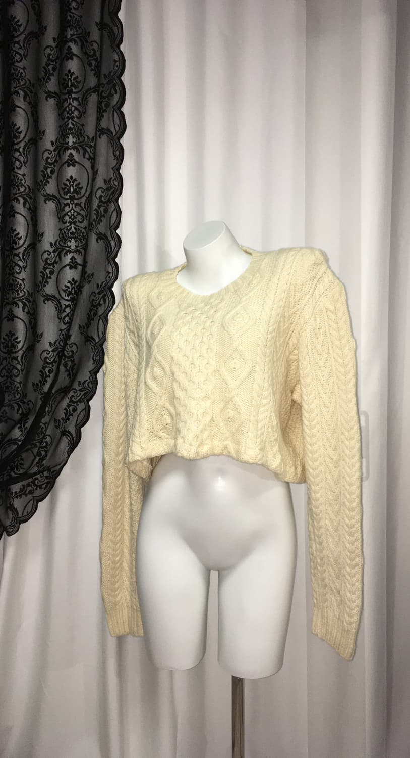 Vintage 나나 하치 커스텀 크롭 꽈배기 자수 니트 아이보리 상품이미지1