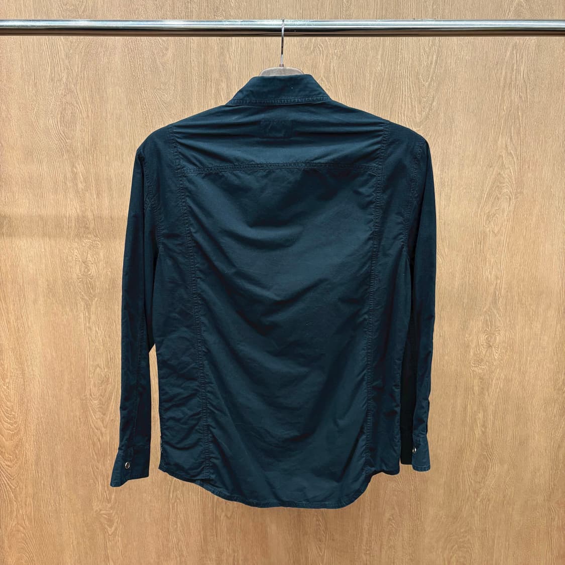 아르마니 익스체인지 클래식 코튼 긴팔 셔츠 웨스턴 플랩 포켓 디테일 블랙 상품이미지3