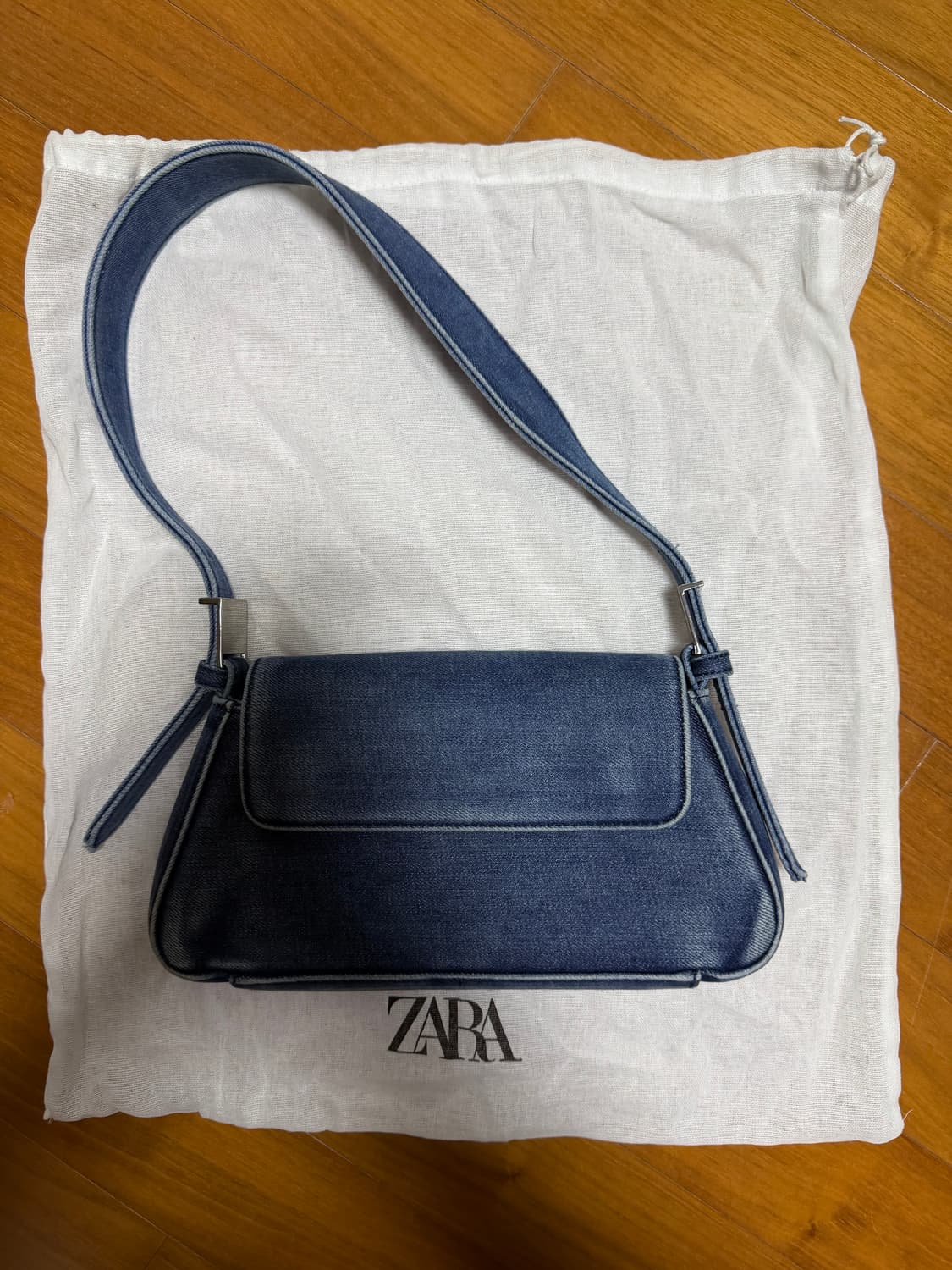 자라 플랩 데님 숄더백 상품이미지2
