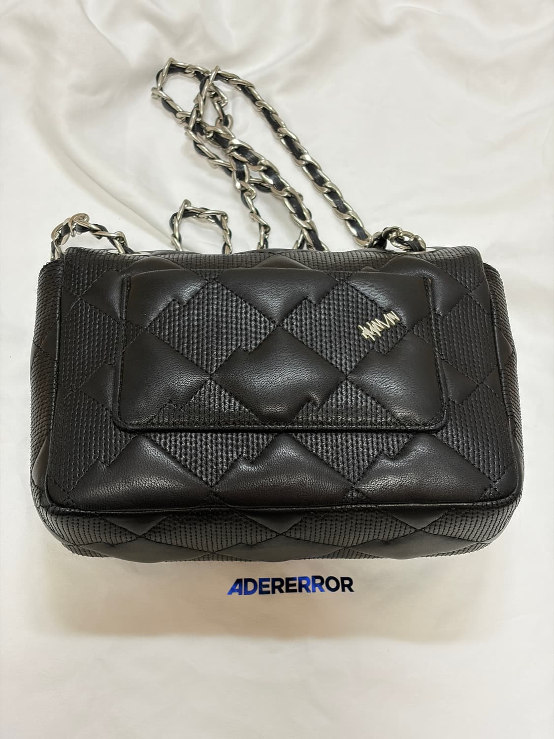 아더에러 테닛 토트백 느와르 샤넬백 상품이미지2