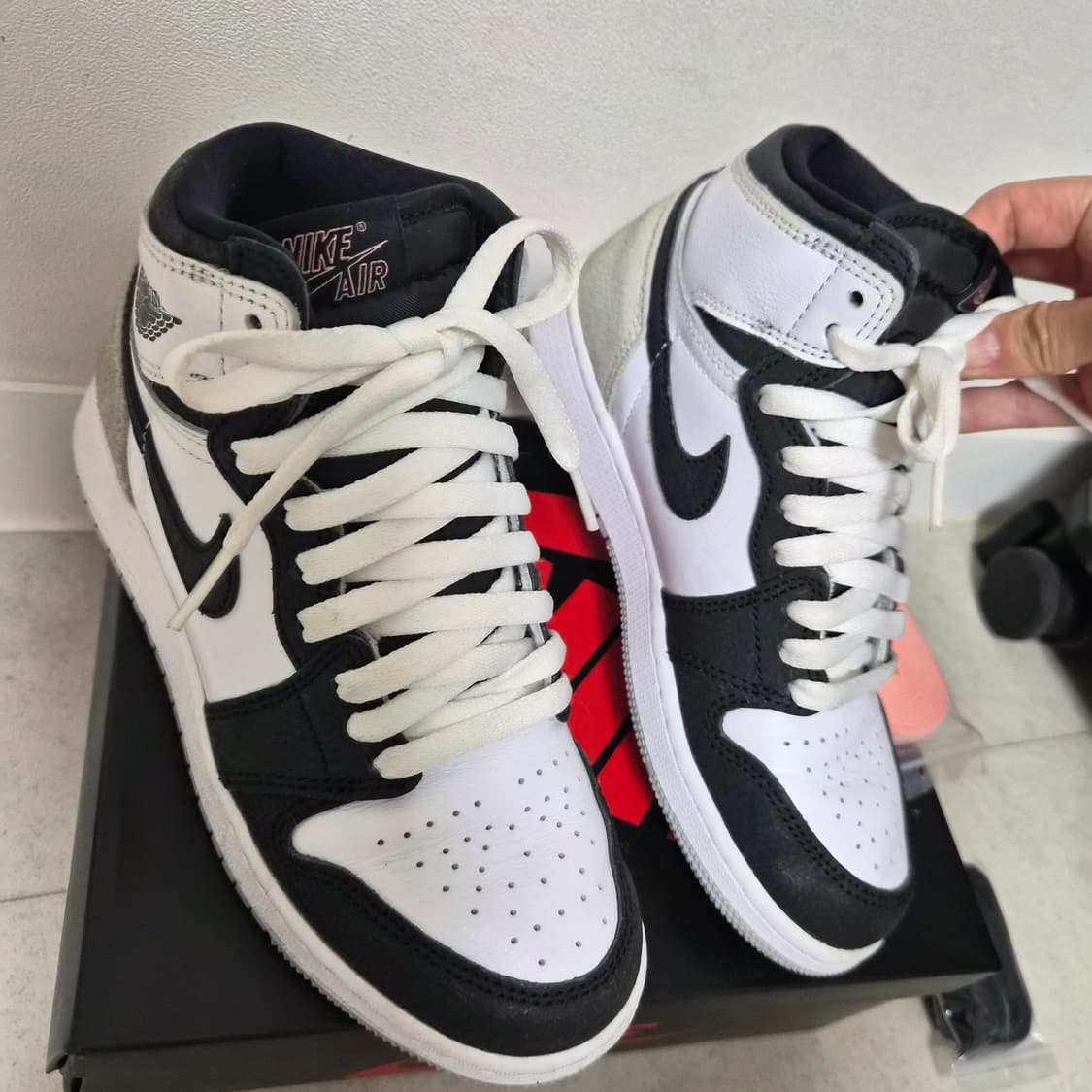 나이키 에어조던1 레트로 하이 og 블리치드 코랄 230 상품이미지3