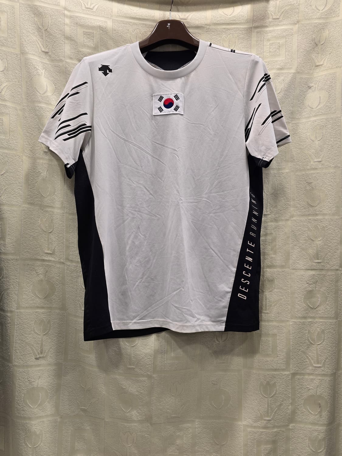 데상트 국가대표 기능성 반팔티 XL(105) 상품이미지1