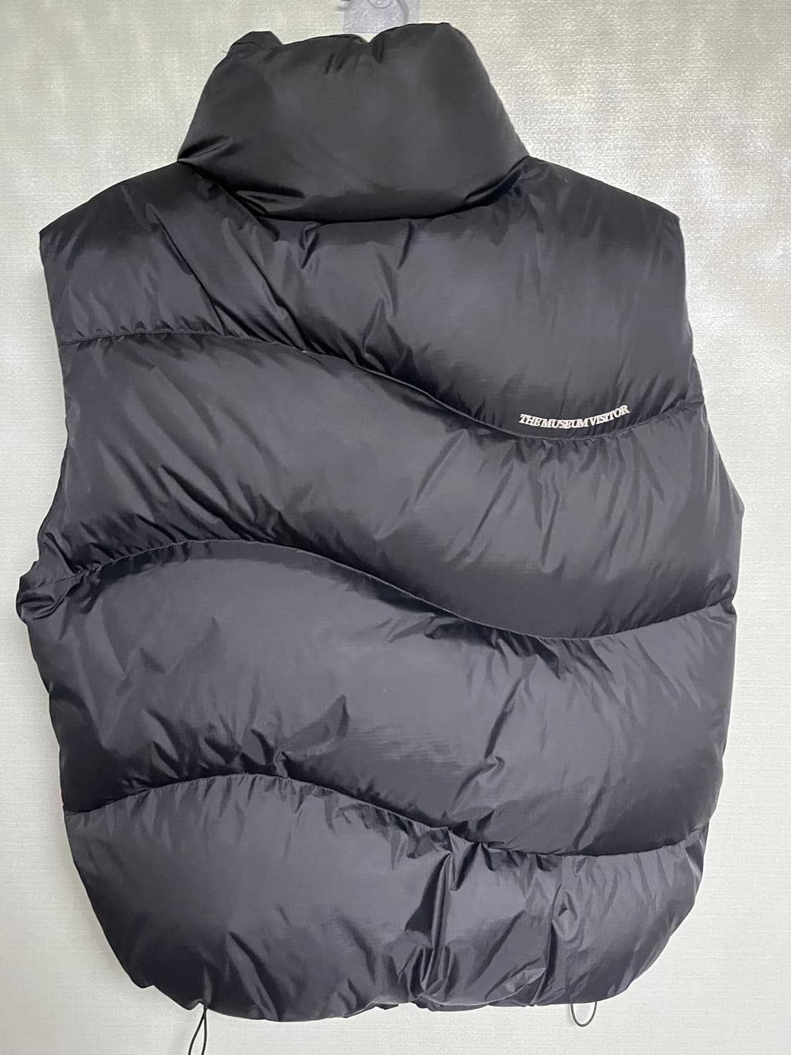 더뮤지엄비지터 패딩조끼 상품이미지2