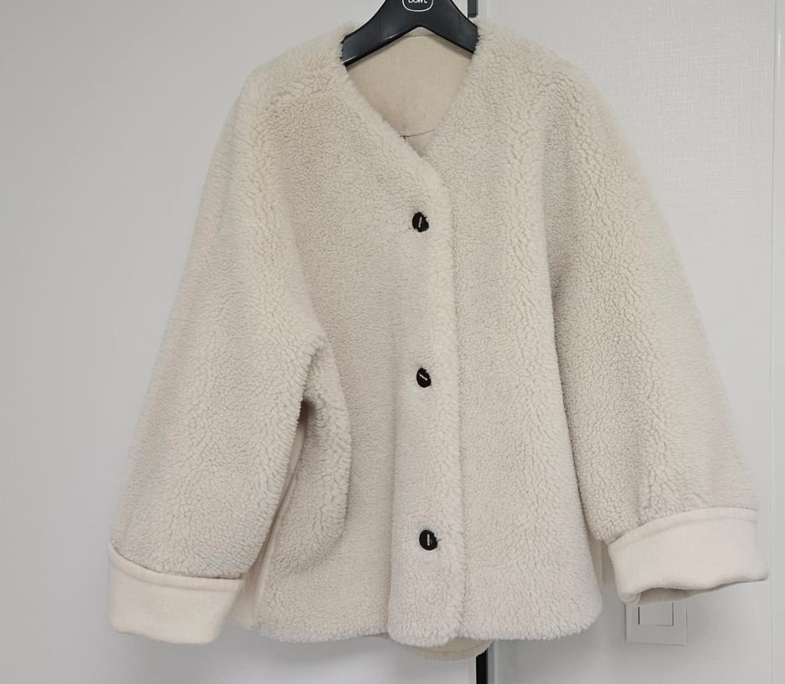 시스템 양면 시어링 코트 (양모 뽀글이, 무스탕) 모92% + 캐시8% 상품이미지1