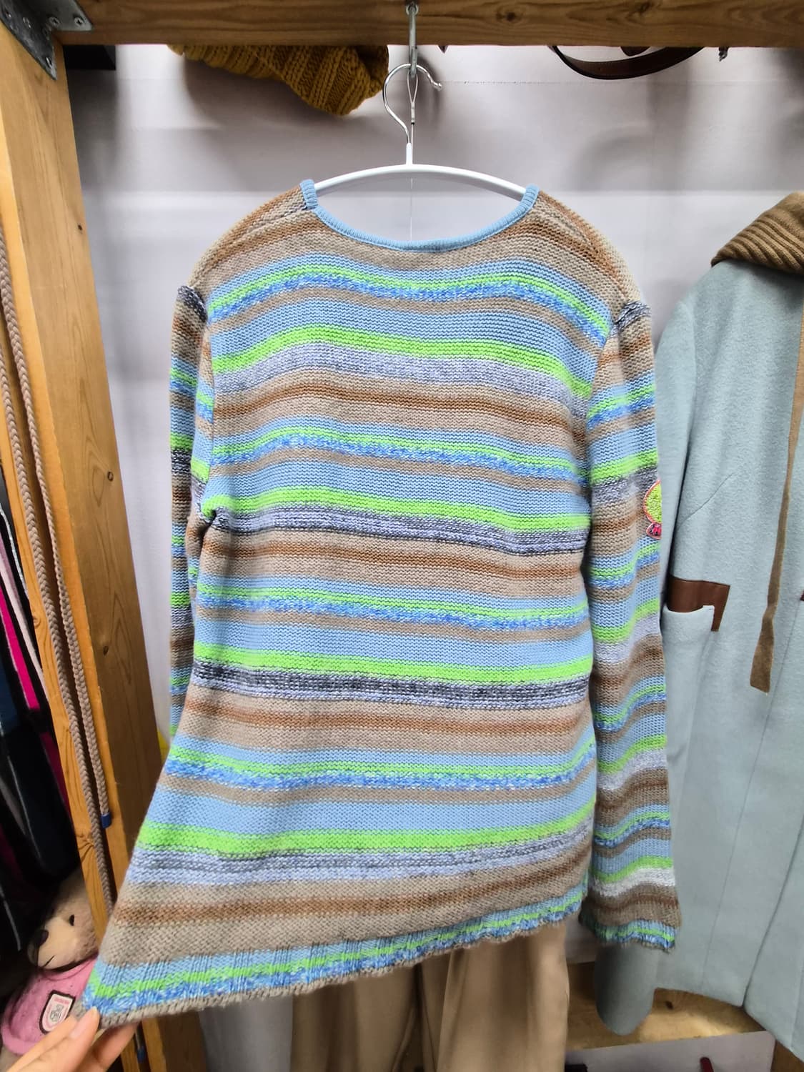 오일릴리 브이넥니트. 자라 핀턱슬랙스 상품이미지5