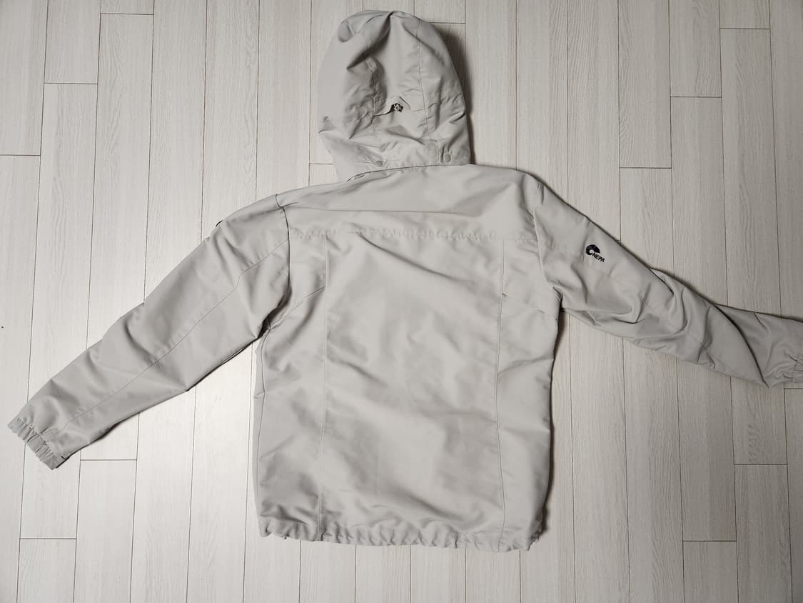 네파 방수방풍 기능성 바람막이 자켓 사이즈L

사진에 보이는 색감 그대로 상품이미지9