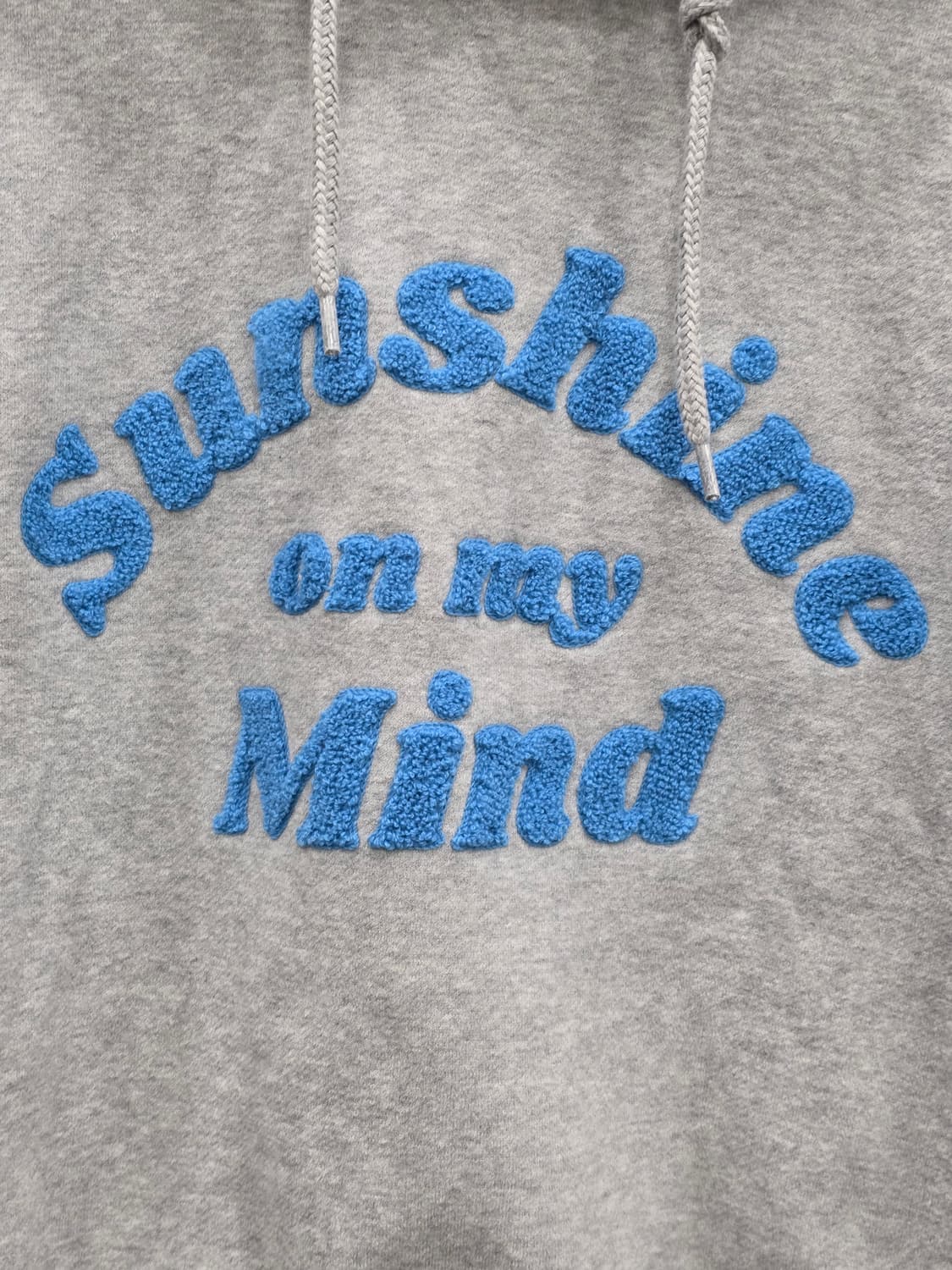 레터링 자수 크롭 후드티 상품이미지3