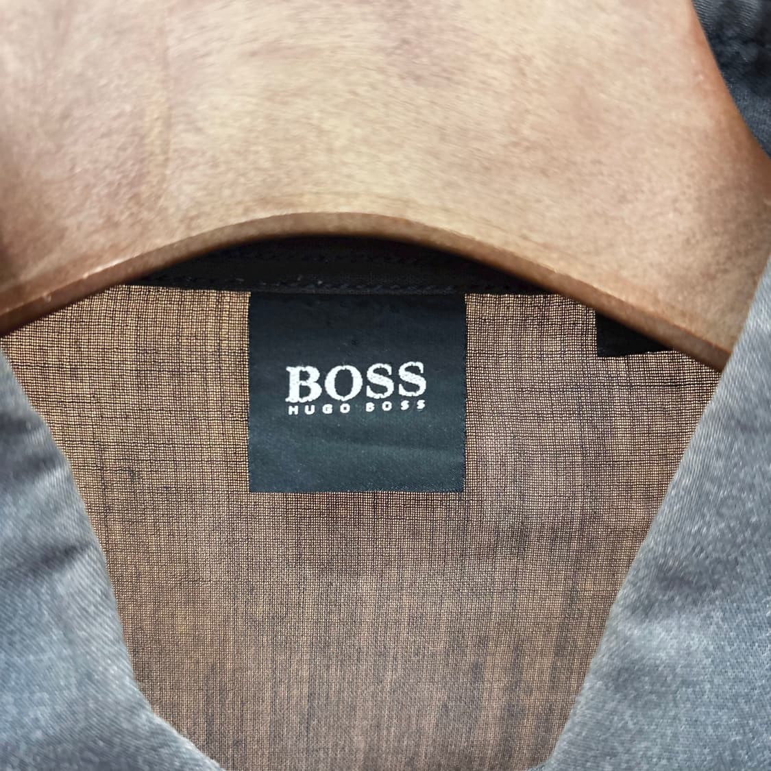 휴고 보스 긴팔 시스루 셔츠 절개 디테일 레귤러핏 차콜 상품이미지6