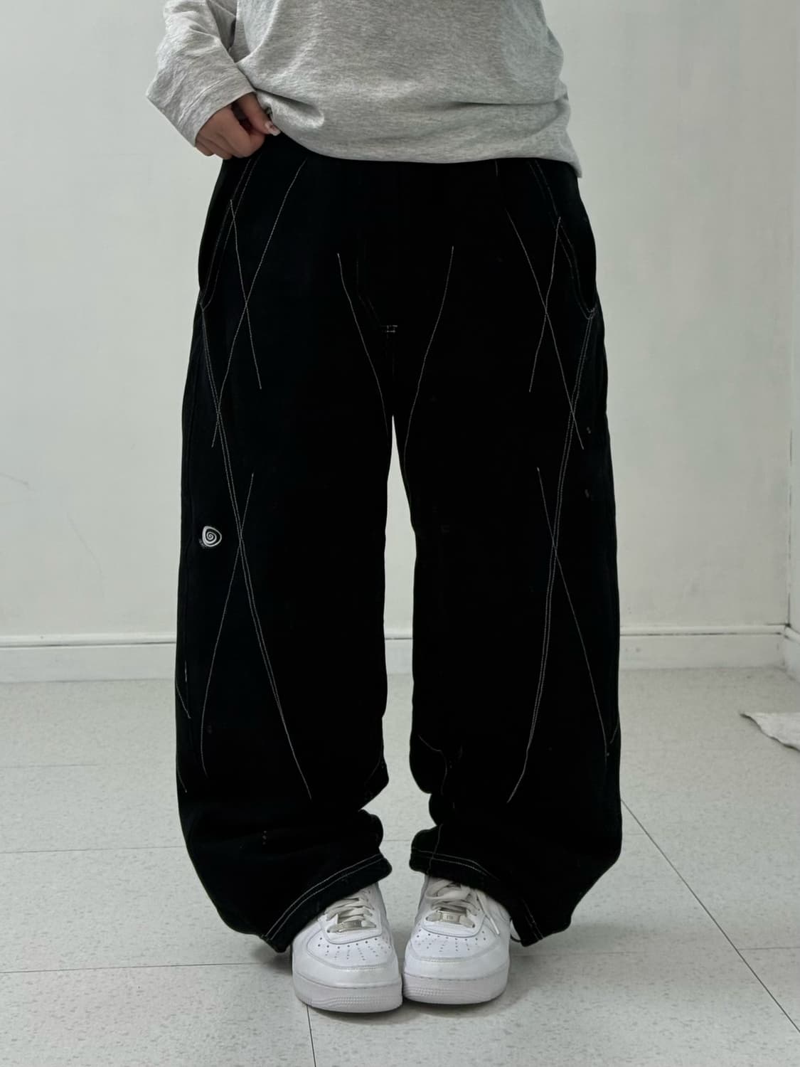 트래블 스티치 블랙 스웻팬츠 상품이미지1