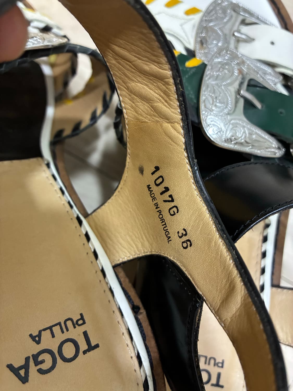 (새상품) 토가풀라 웨스턴 버클 플랫폼 샌들 235mm eu 36 상품이미지4