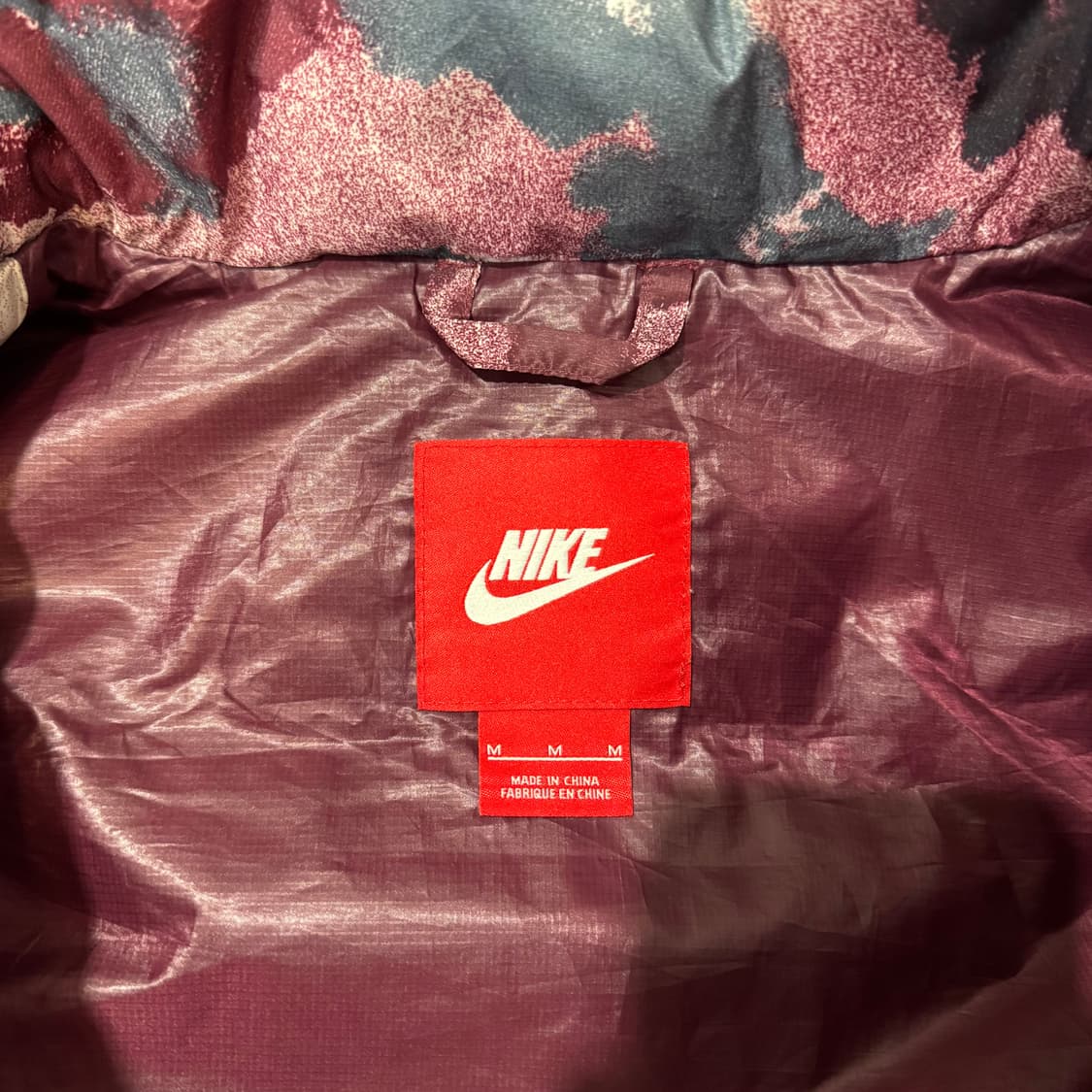 나이키 우먼스 카모플라쥬 구스다운 경량 패딩 (M) 상품이미지5