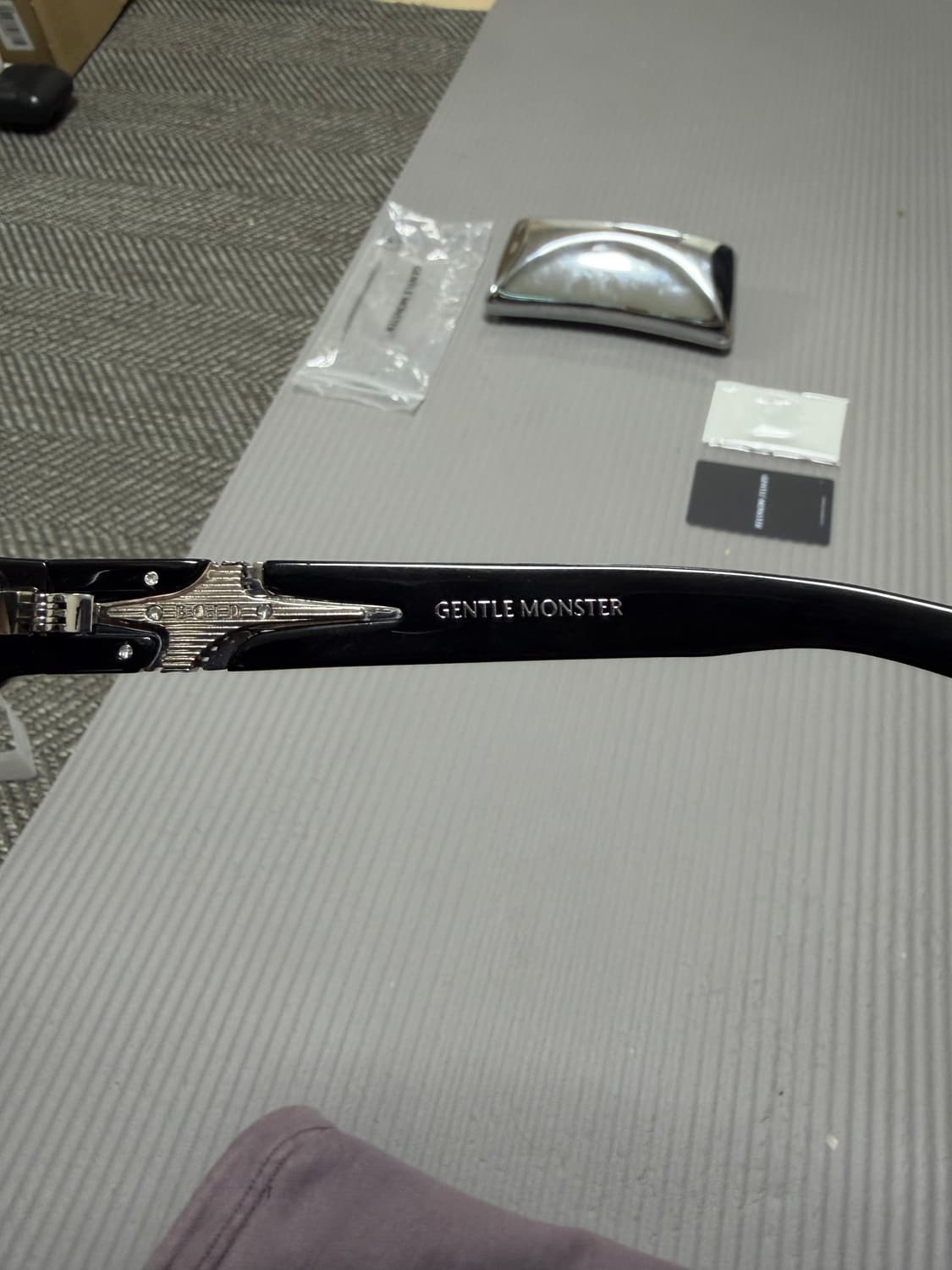 젠틀몬스터 칸트01 블랙 상품이미지6