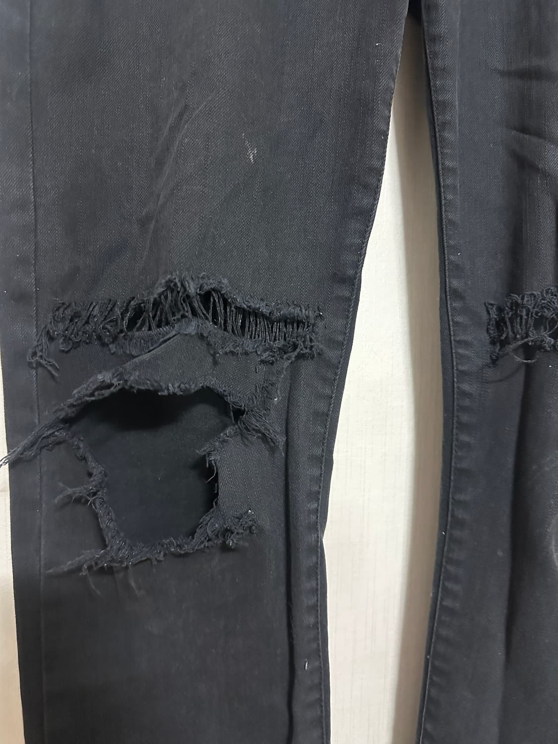 Vintage distressed black skinny jean 상품이미지3