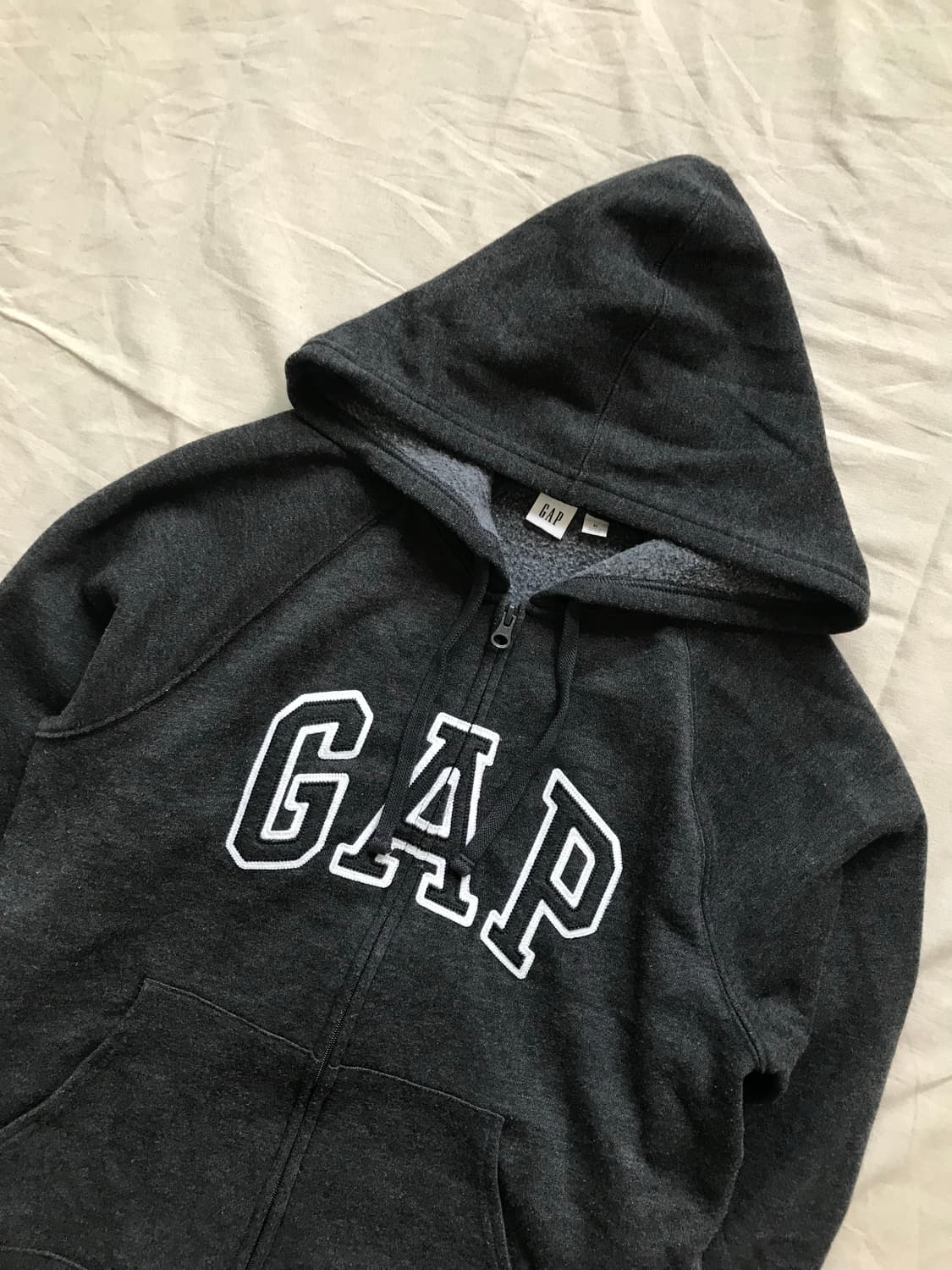 갭 중앙 빅 로고 차콜 후드집업 상품이미지6