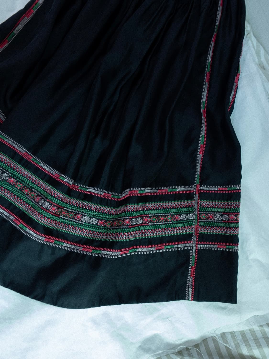 Silk embroidery long skirt 상품이미지2