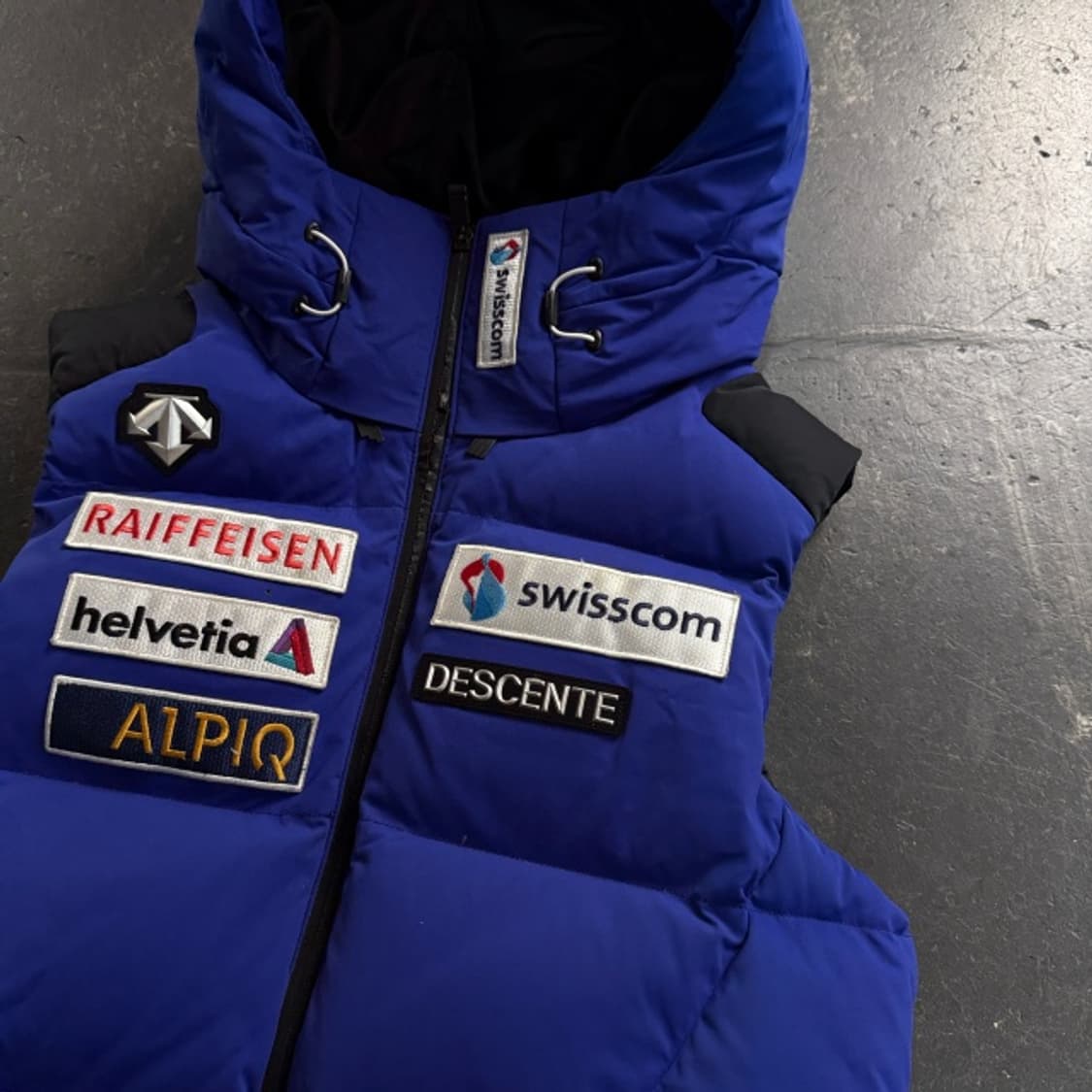 95 데상트 아우디 패딩조끼 상품이미지2