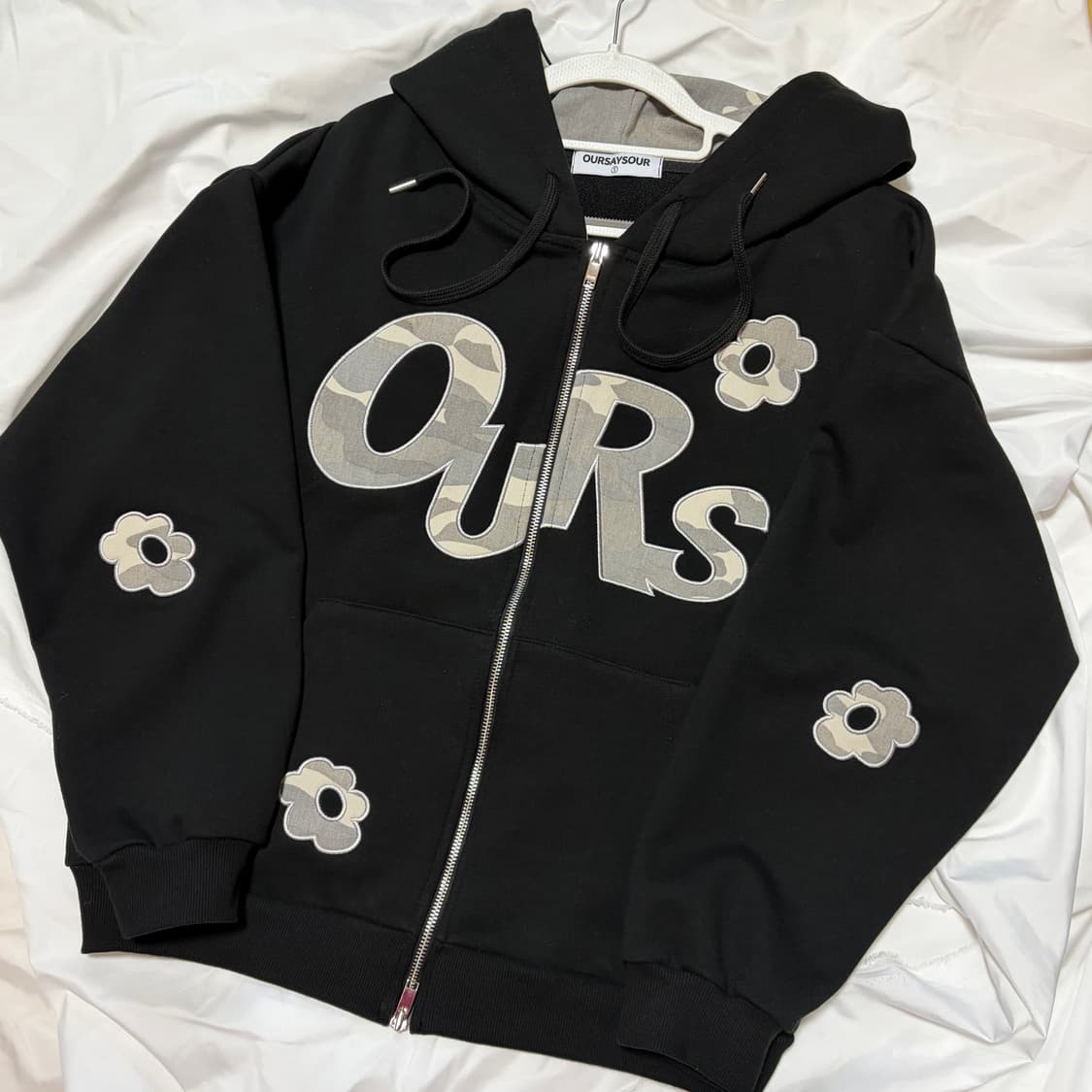 OURS 카모 플라워 아플리케 후드집업 블랙 상품이미지3