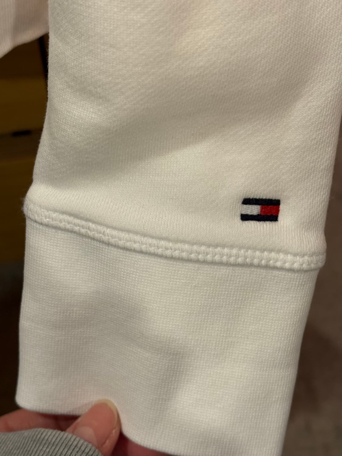타미힐피거 자수 화이트 맨투맨 상품이미지2