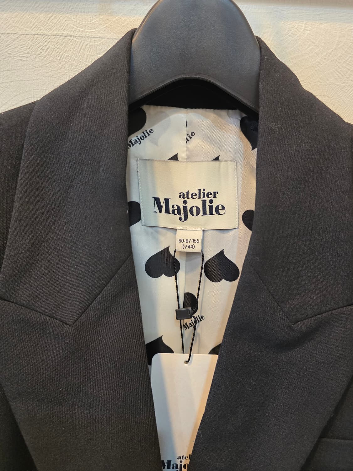 아뜰리에 마졸리 블랙 하트 안감 블레이저 상품이미지1