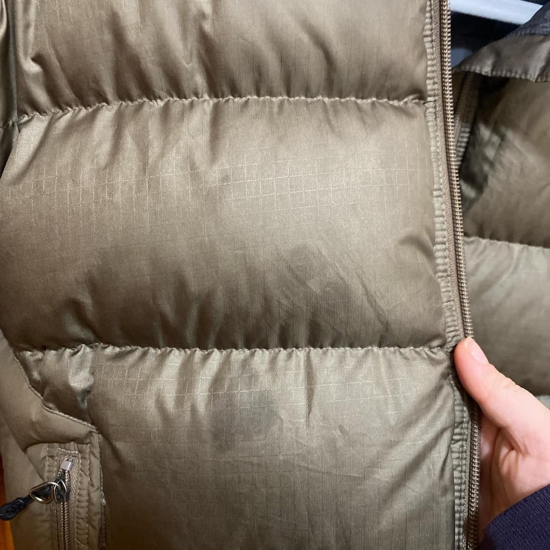 파타고니아 멘즈 패딩 카키 상품이미지2