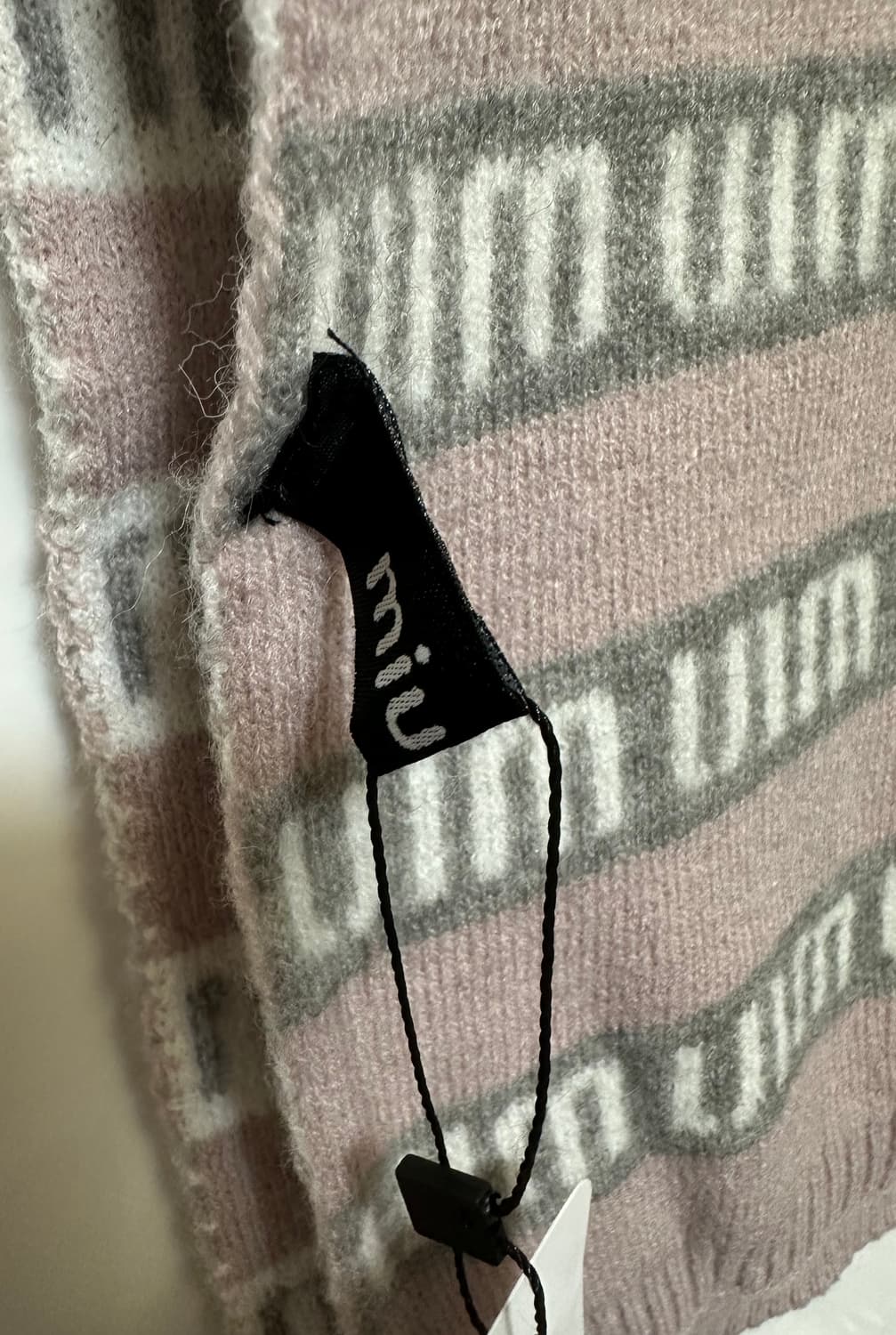 미우미우 로고 스트라이프울 머플러 상품이미지6