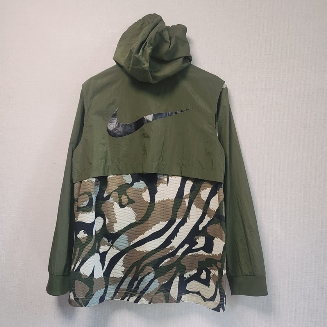 [L] 나이키 빅로고 카모 바람막이 상품이미지1