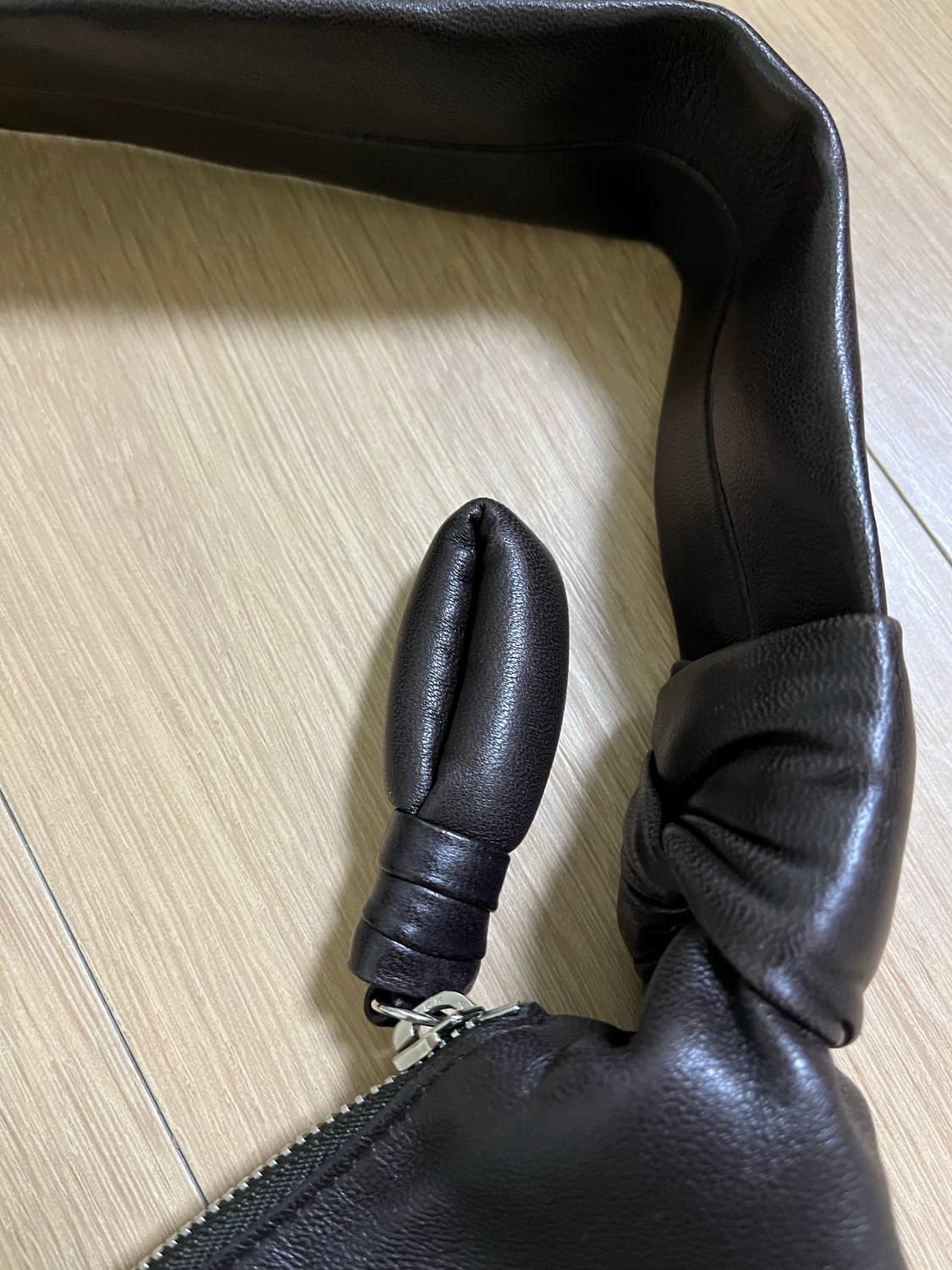 르메르 범백 크로와상백 스몰 다크브라운 상품이미지5