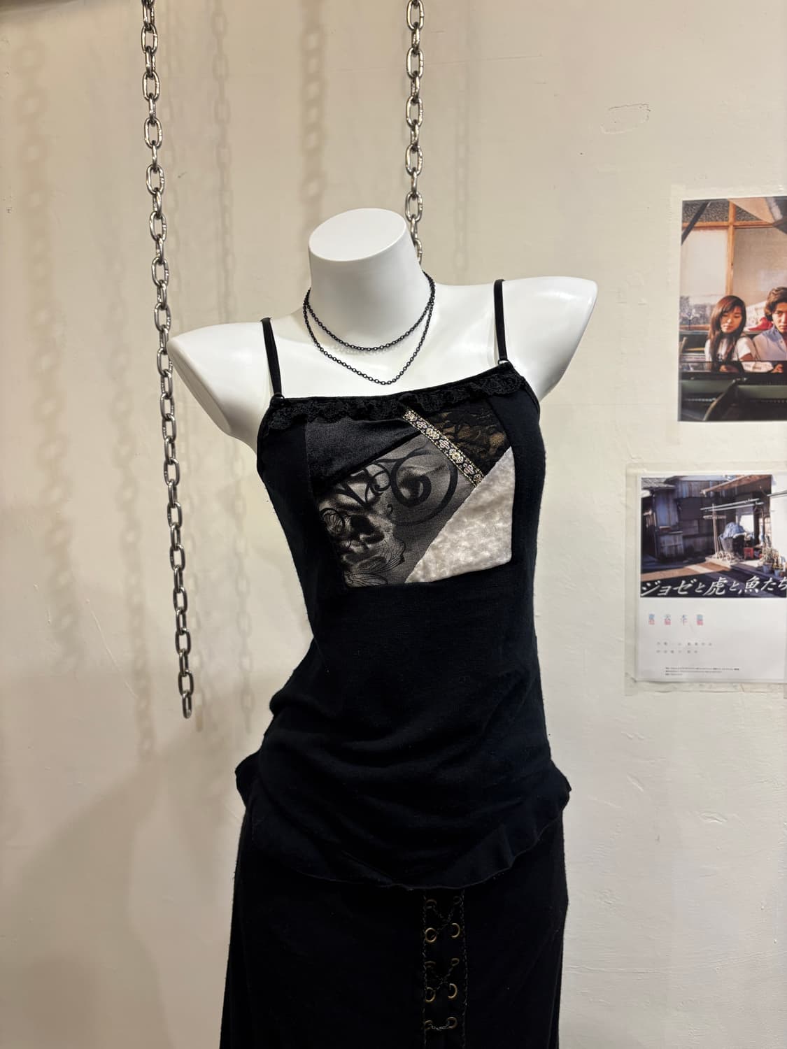 ozz on 오즈온 벨벳 레이어드 패치워크 레이스 블랙 니트 슬리브리스 상품이미지8