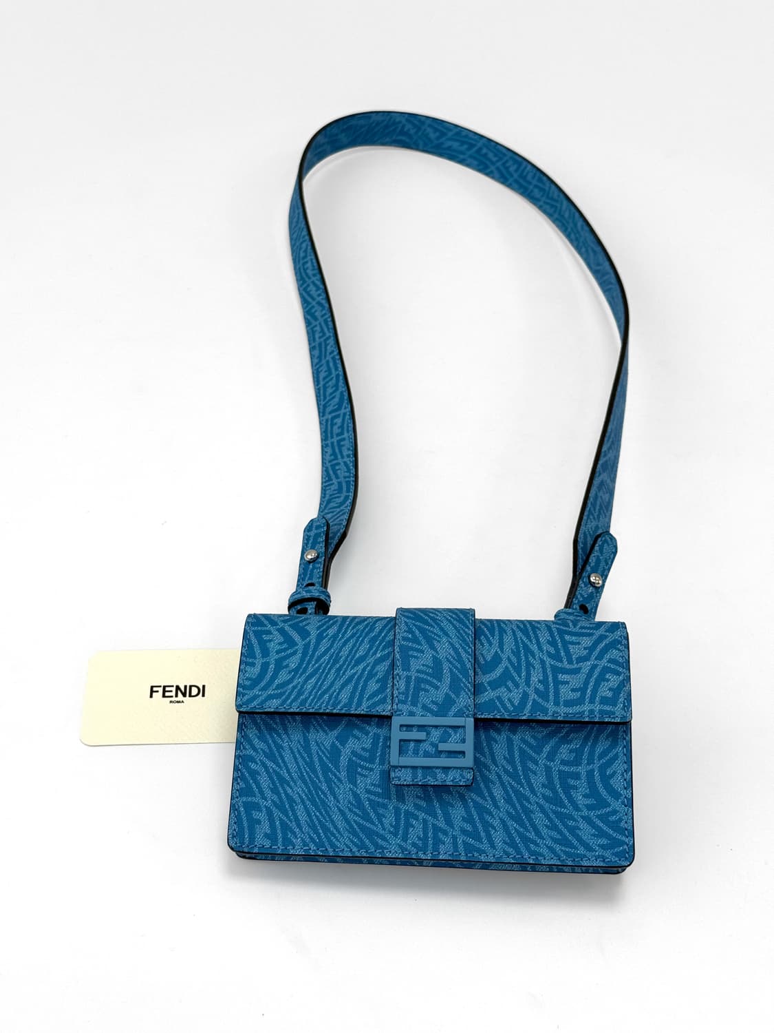21SS Fendi Baguette Mini Crossbody Bag 상품이미지2