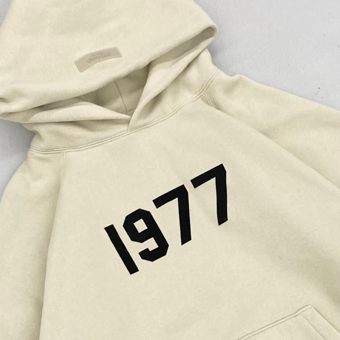 피어오브갓 에센셜 1977 아이언 스웻 후드티 상품이미지3