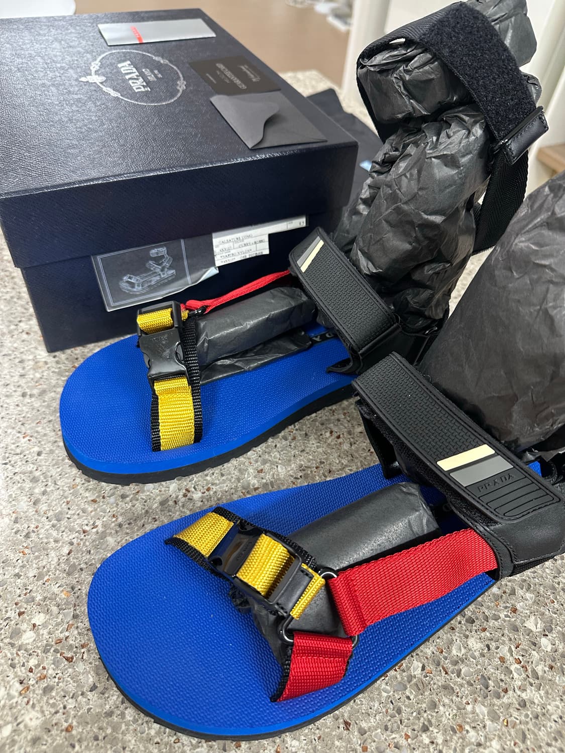 프라다 남성샌들 상품이미지3