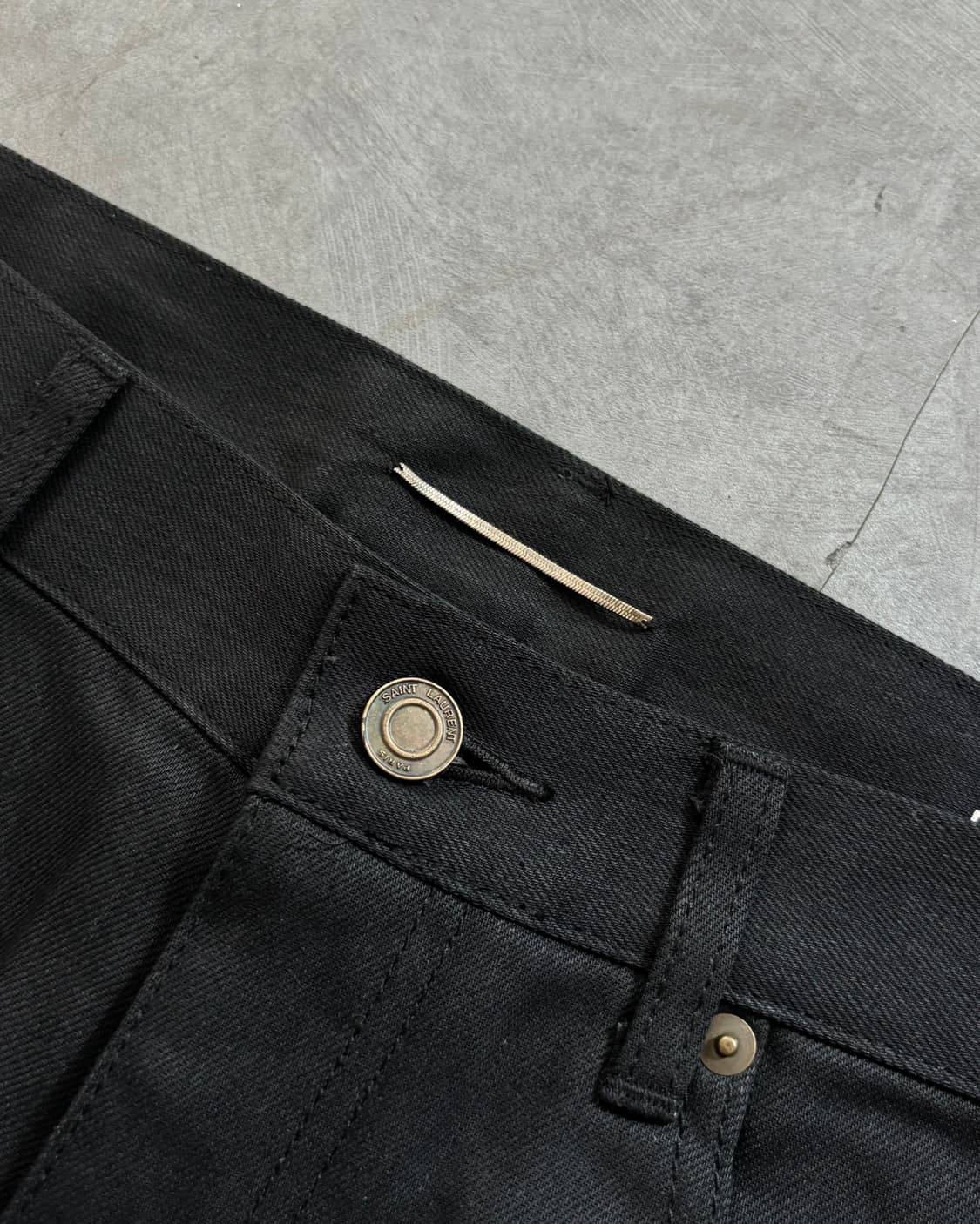 Saint Laurent 생로랑 블랙 컬러 에디 슬리먼 코팅진 상품이미지3