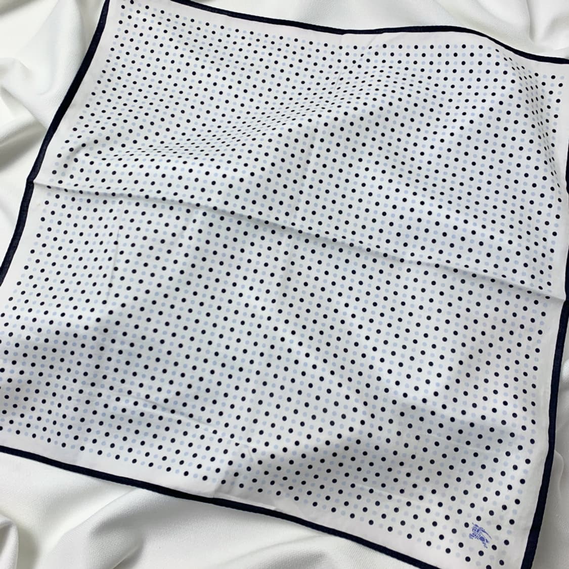 [정품] Burberry 버버리 도트 패턴 빈티지 쁘띠스카프 손수건 상품이미지1