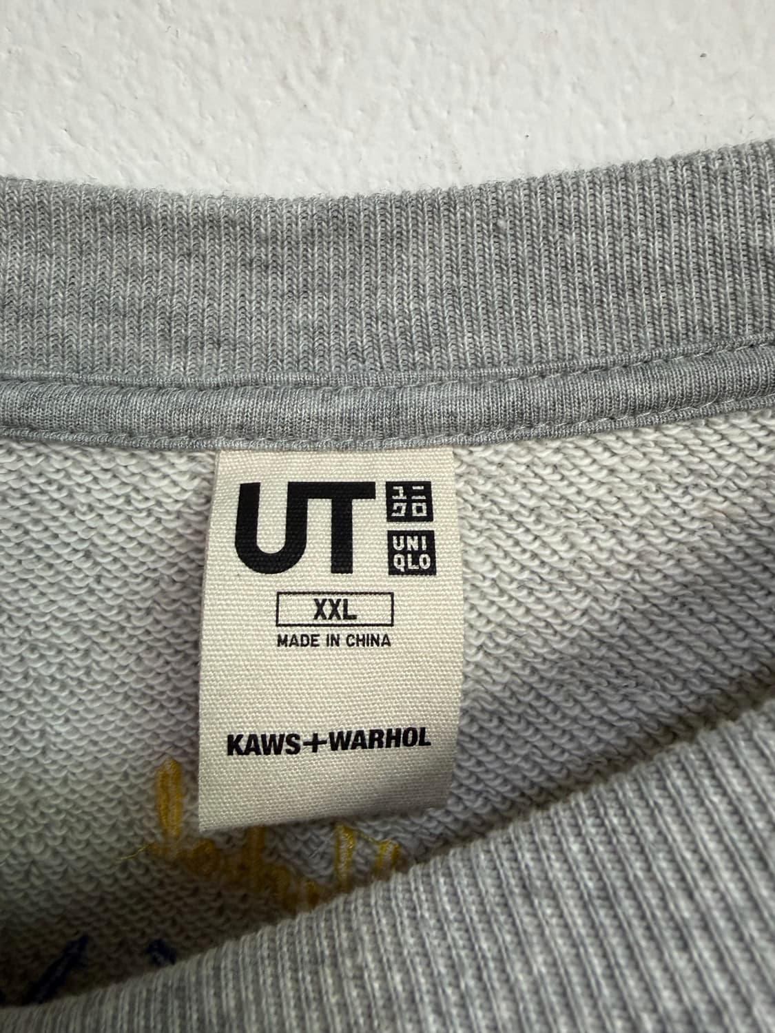 유니클로 UT KAWS 맨투맨 XXL 회색 상품이미지3