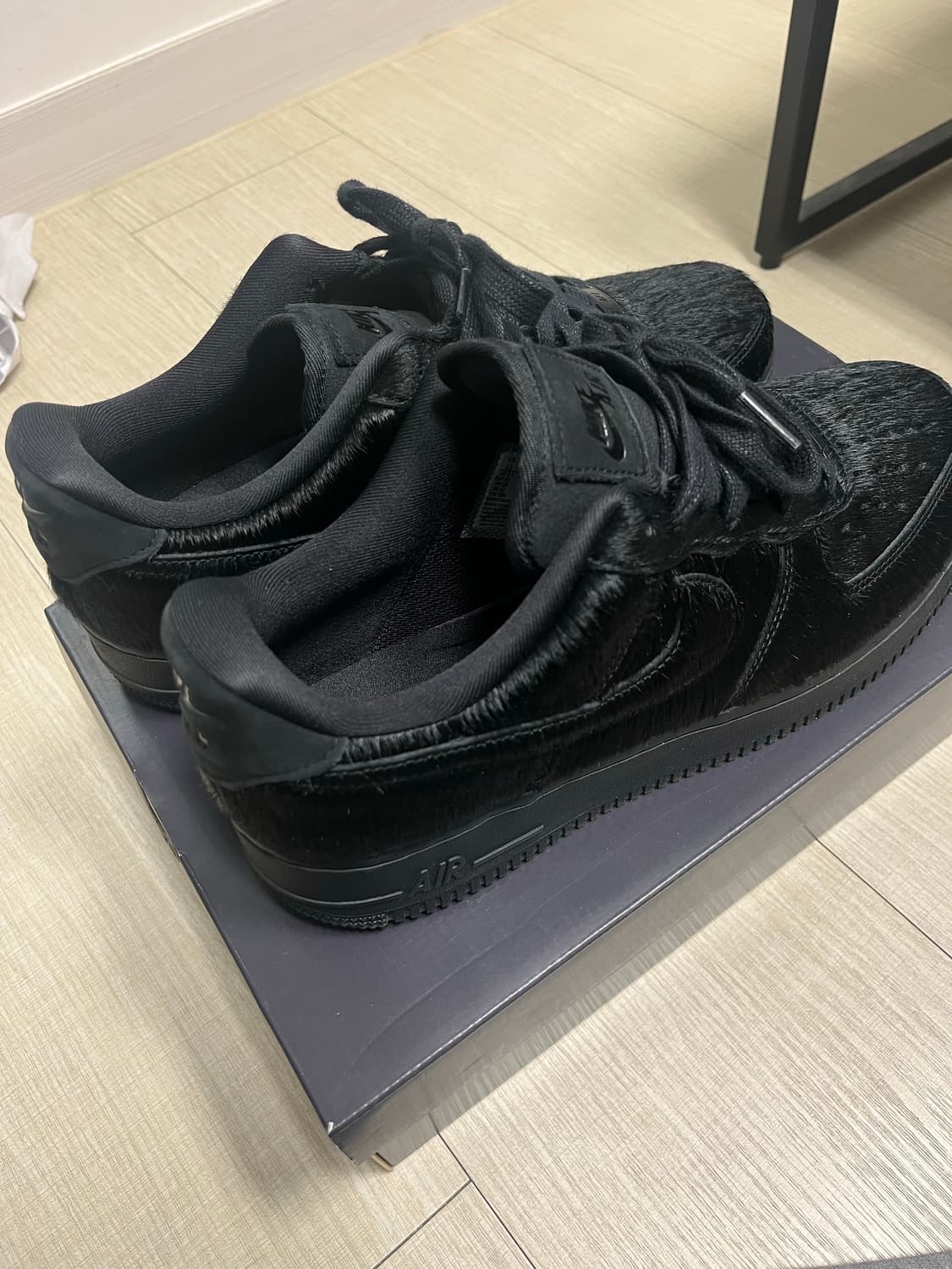 나이키 에어포스 올블랙 280 (단시간 시착만 한) 상품이미지4