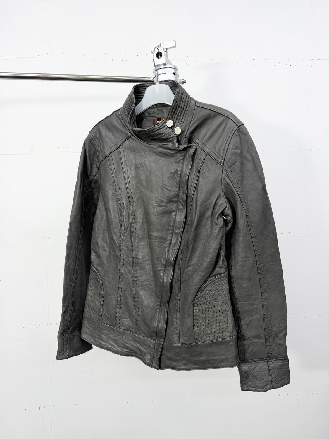 Danier diagonal genuine leather jacket 상품이미지1