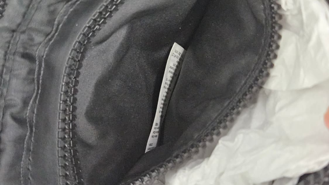 아크네스튜디오 이모지 크로스백 상품이미지4