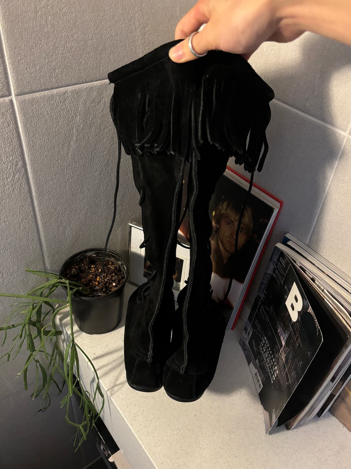 미네통카 레이스업 프린지 스웨이드 부츠 상품이미지3